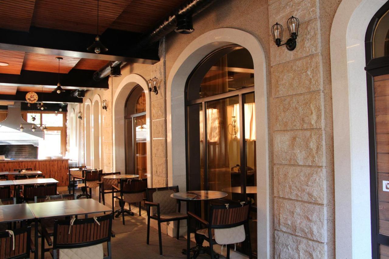 Leon Boutique Hotel Sukhumi Exterior foto